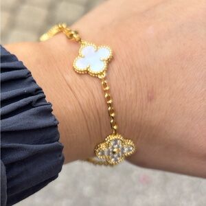 Elegant Gold and White Clover Bracelet
